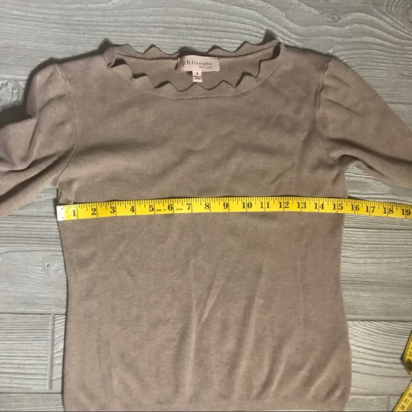 PHILOSOPHY Beige Tan Scalloped Edge Lightweight Elbow Length Sleeve Sweater - Picture 5 of 7